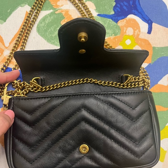 Authentic Gucci Quilted Crossbody Bag with Gold Accents - Picture 4 of 4